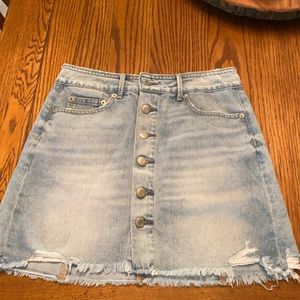 American Eagle Light wash jean skirt